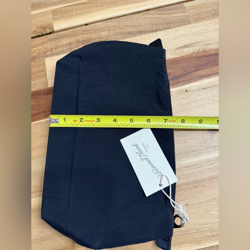 Universal Thread Cosmetics Pouch - Picture 4 of 5